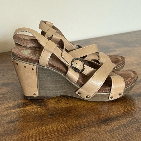 Dansko Frida Wedge Sandals – Sand Leather, EU 39 (US 8.5–9) - Picture 1 of 13